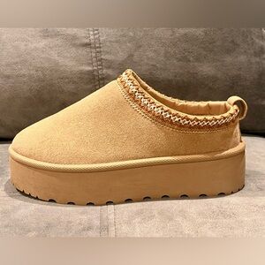 Mudd Stormy Tan Platform Mule Slipper Size 10 Womens